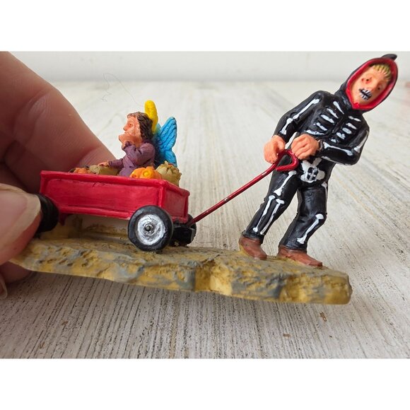 Lemax skeleton wagon shes not heavy sister butterfly trick or treat Halloween pe - Picture 7 of 7